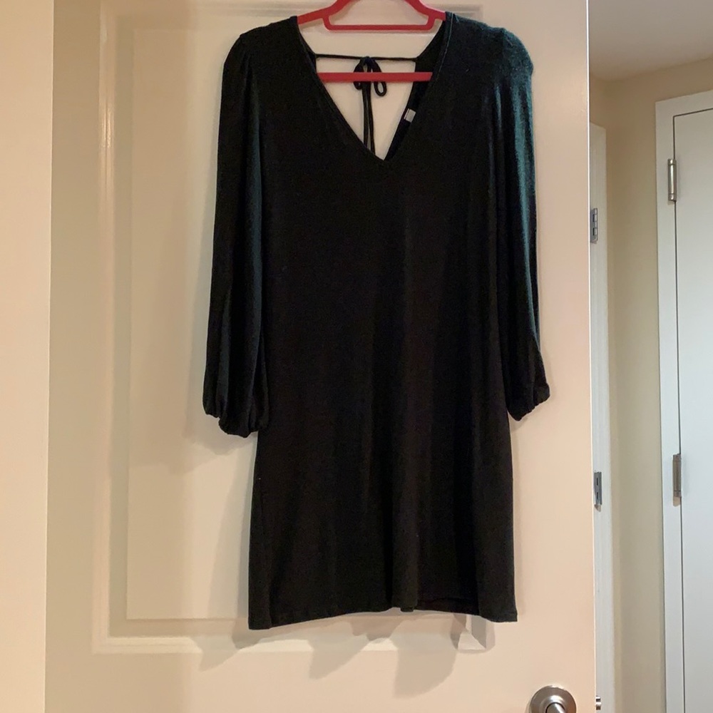 Long sleeve open back loose dress